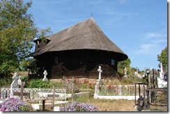 Luncani - Biserica lemn Sf. Vovidenia (15)